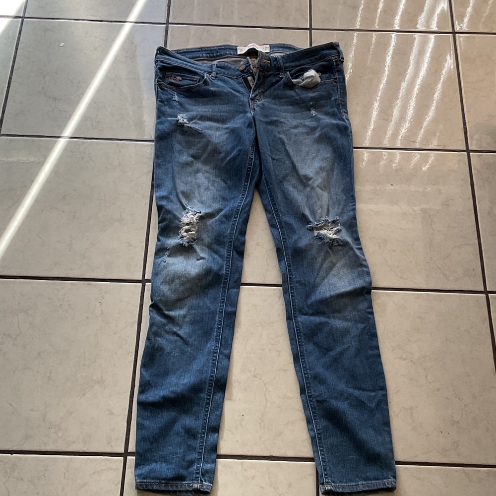 Hollister Women's Dark Blue Distressed Skinny Jeans